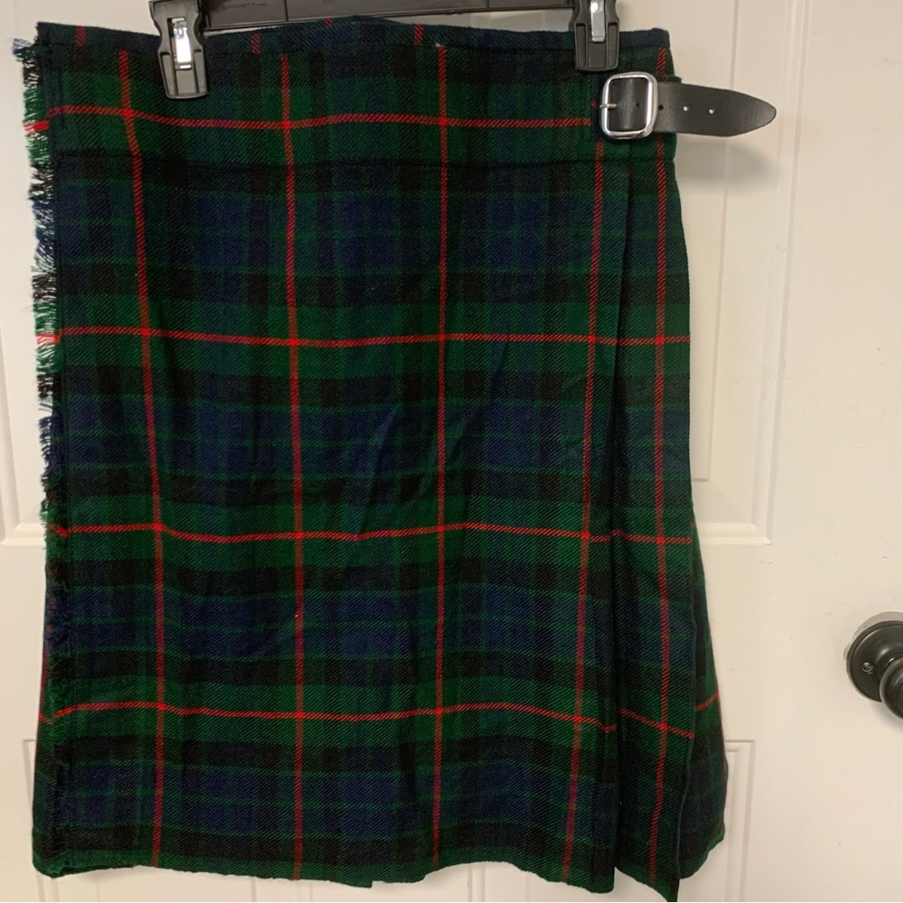 Mens Kilt Green Black Blue Red Squares Fringe on right